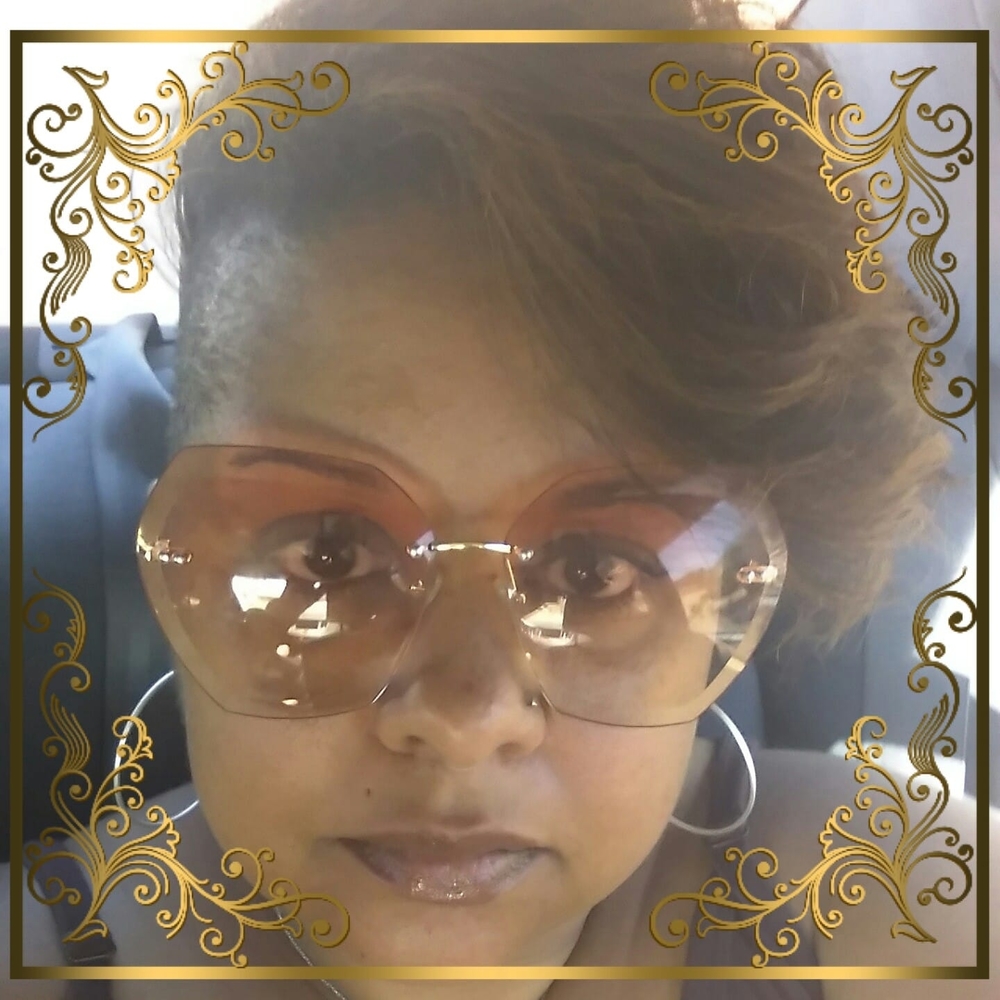 Meet your Posher, Melony